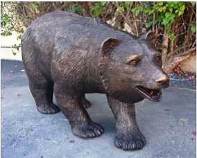 Bronze 'Walking Bear' 625cm